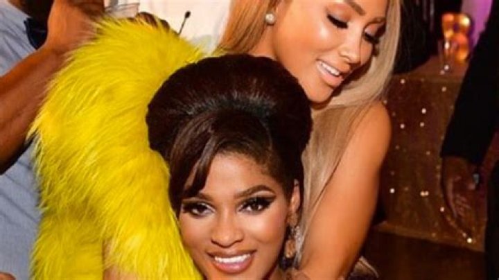Joseline Hernandez Flirts With Nikki Mudarris — See Sexy New Pic – Hollywood Life