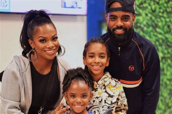 Kandi Burruss’ Husband Todd Begs Daughter Blaze To Say ‘Dada’ & Her Reaction Is Priceless — Watch