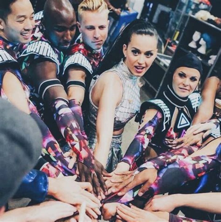 Katy Perry Dancing Shark Photos — Scott Myrick: The Hot Super Bowl Dancer