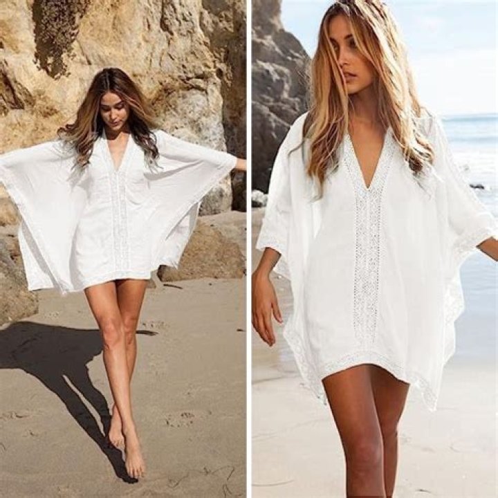 Kelly Ripa Admits She’s Actually Wearing Her Nightgown On ‘Live’, Just Hidden By A Beach Coverup