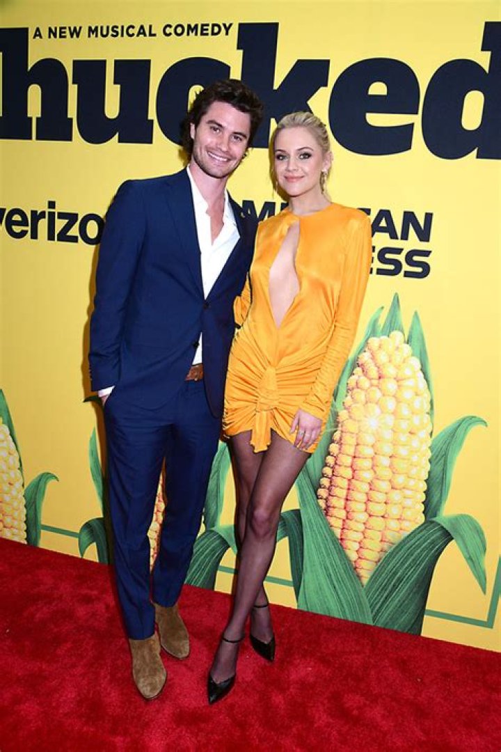 Kelsea Ballerini & Chase Stokes Cozy Up At ‘Shucked’ Premiere After Going Red Carpet Official