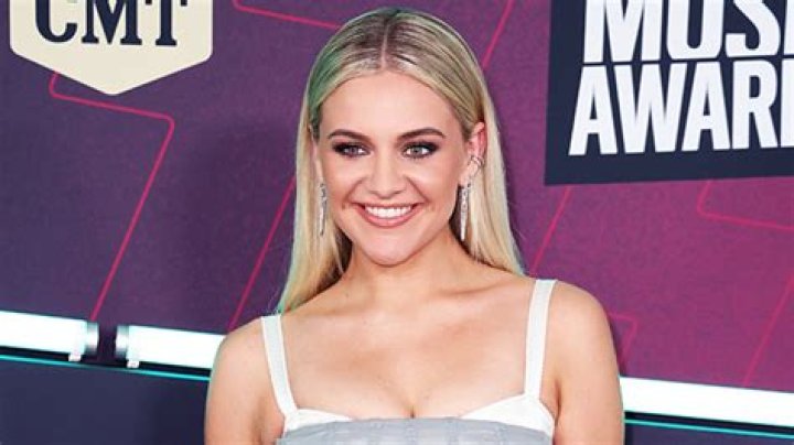 Kelsea Ballerini’s New Version Of Breakup EP After Morgan Evans Split – Hollywood Life