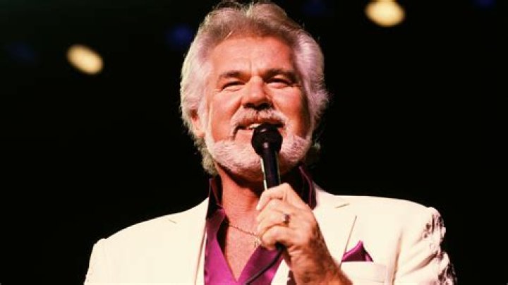 Country Music Legend Dies At 81 – Hollywood Life