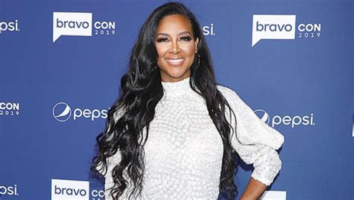 Kenya Moore, 49, Proves She Hasn’t Aged A Day With Throwback Pic Of Herself From 17 Years Ago