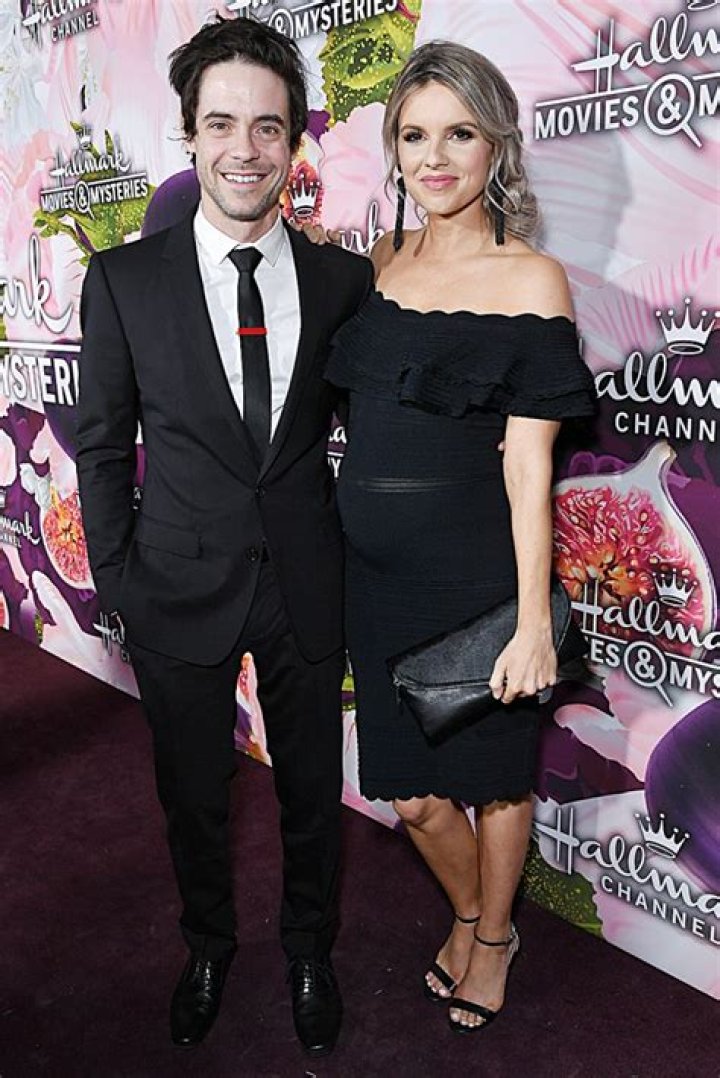 Kevin Manno & Ali Fedotowsky — PICS
