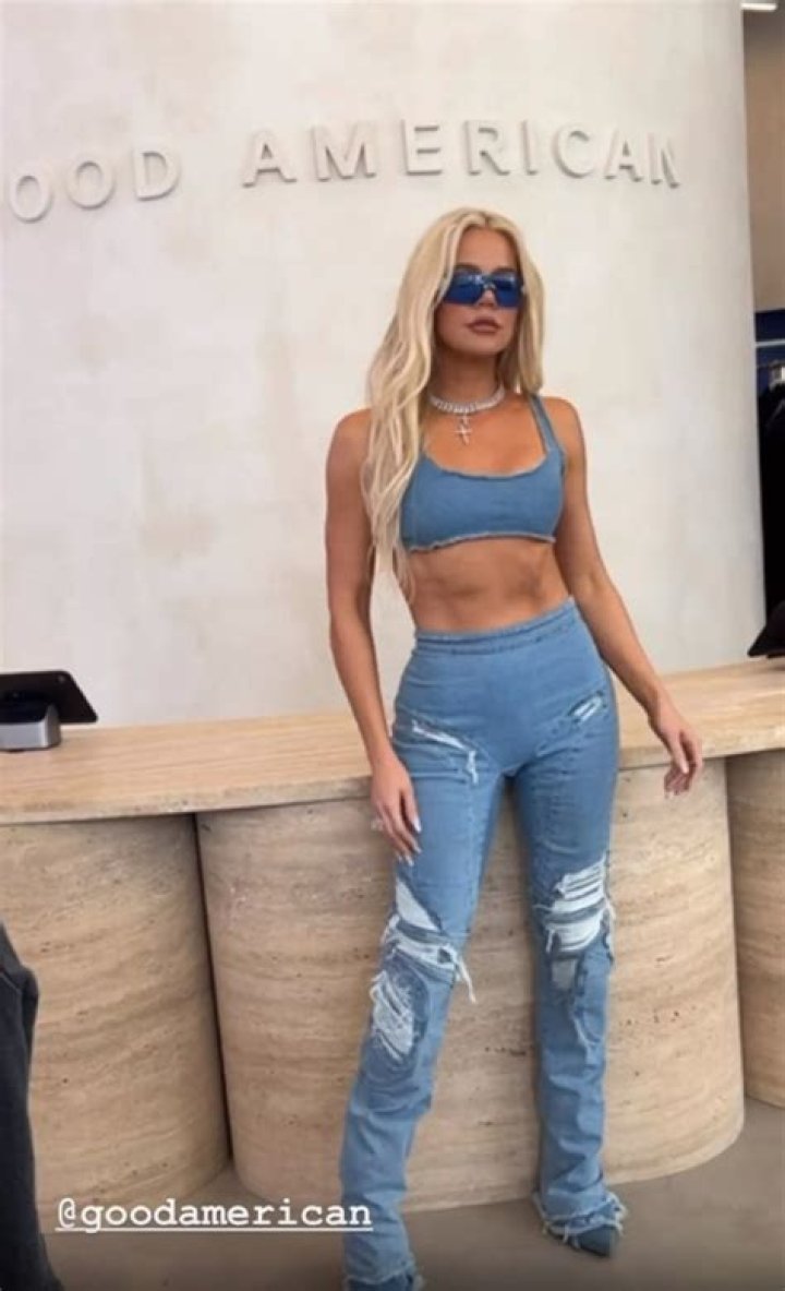 Khloe Kardashian Rocks Blue Crop Top & Leggings As She Starts Dating Again