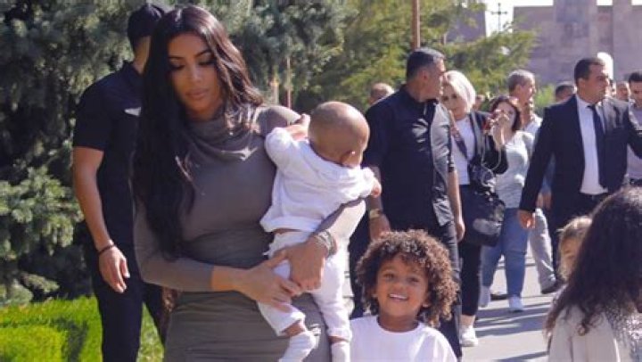 Kim Kardashian Goes Makeup-Free As ‘Little Visitors’ Psalm & Saint West Disrupt Her Workout