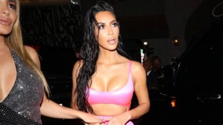 Kim Kardashian In Hot Pink Underwear For SKIMS Shoot: Photos – Hollywood Life