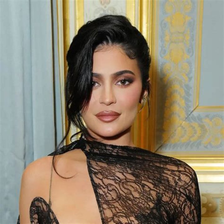 Kylie Jenner’s Sheer Lace Dress: Photos – Hollywood Life