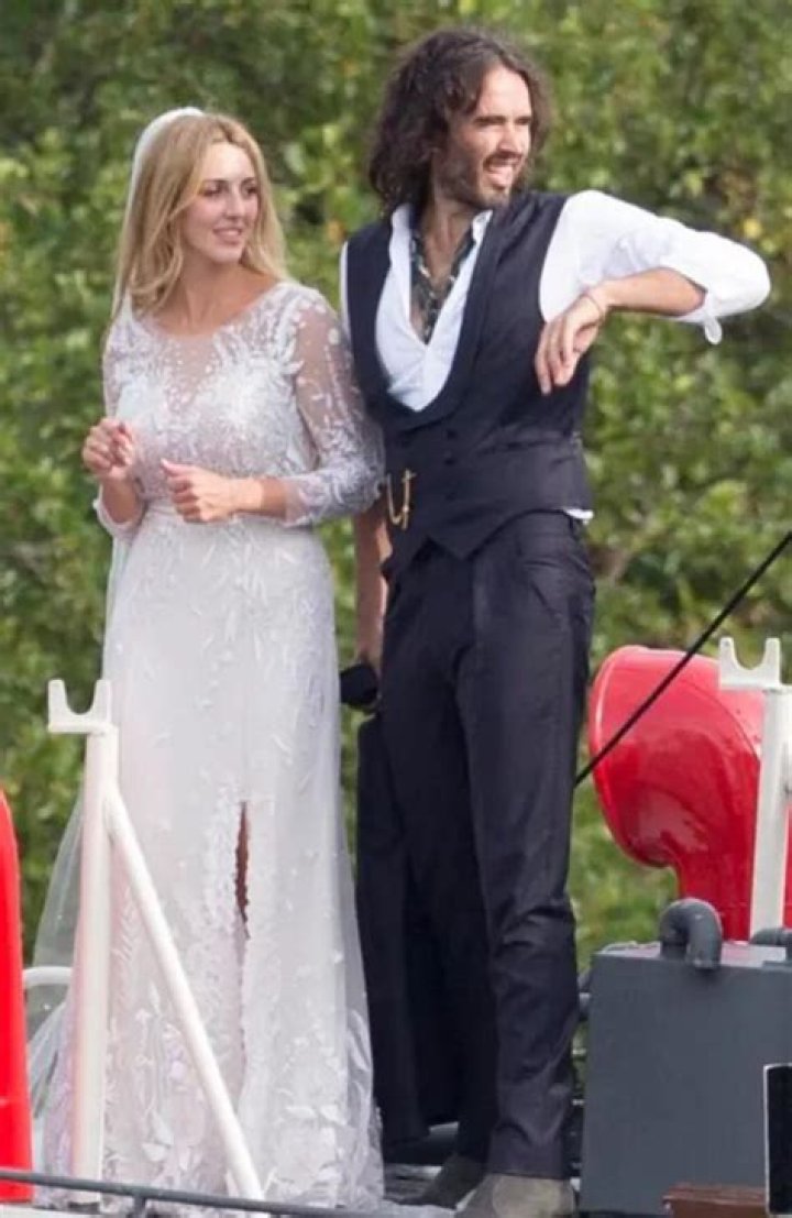Russell Brand & Laura Gallacher Getting Married After Pregnancy Shocker — Report