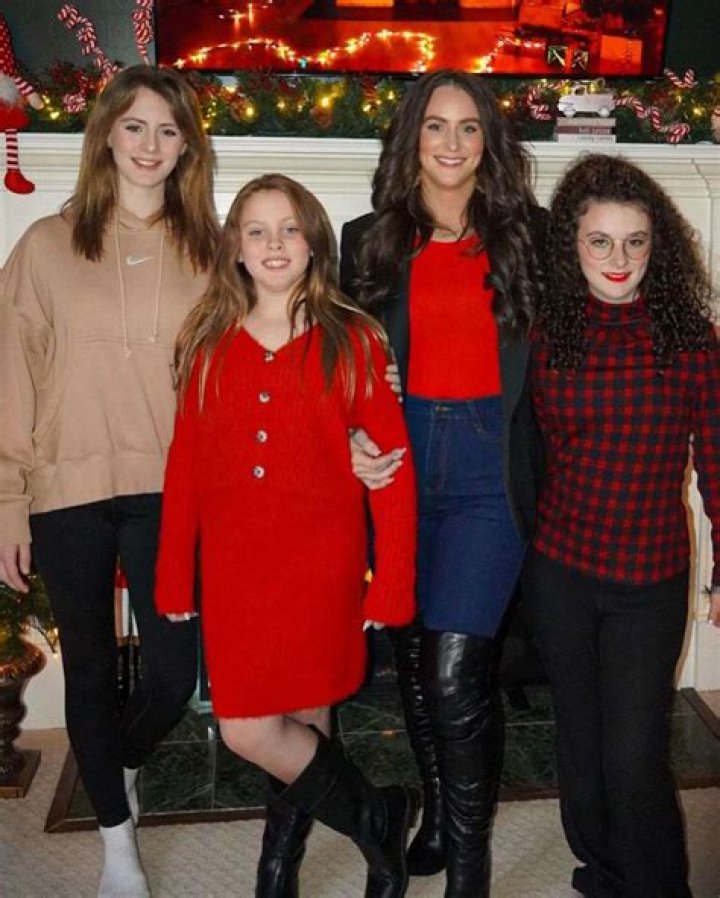 Leah Messer Poses With Daughters While Attending Addie’s Concert – Hollywood Life