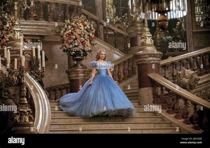 Lily James Slams Reports That Her Waistline Was Photoshopped In ‘Cinderella’