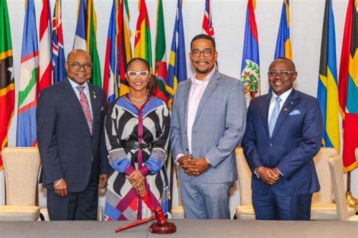 ‘Love At First Sight’ — Preview – Hollywood Life