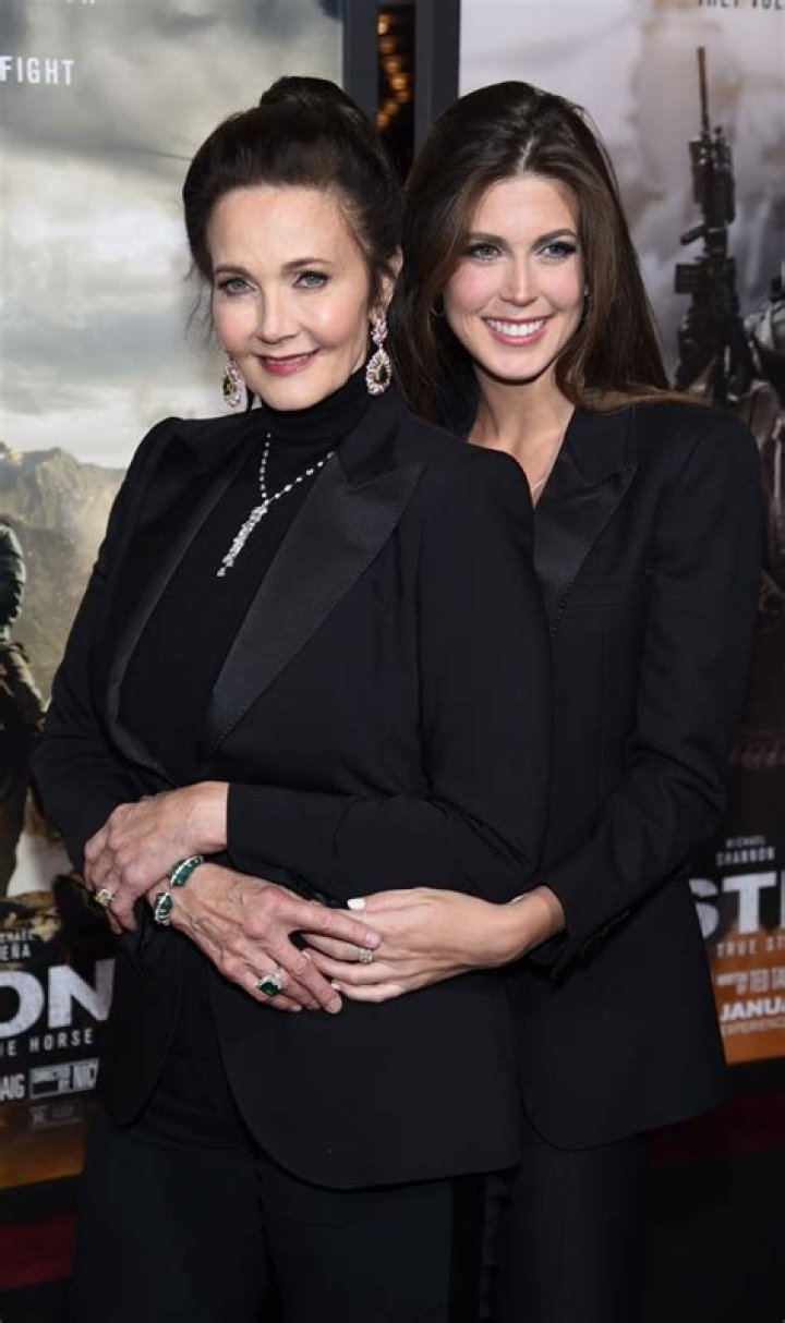 Lynda Carter & Daughter At ‘Super Troopers 2’ Premiere — Lookalike – Hollywood Life