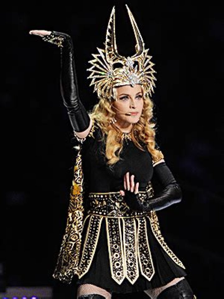 Top 13 Craziest Outfits Of All-Time – Hollywood Life