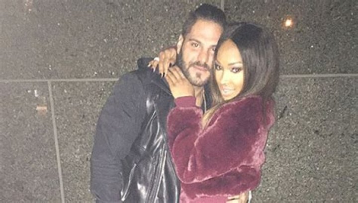 Malika Haqq Claims Ronnie Ortiz-Magro Was ‘Aggressive’ When They Dated – Hollywood Life