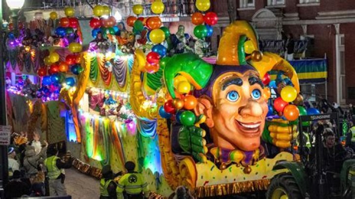 Mardi Gras Parade 2018 — Photos From The Wild Party In New Orleans