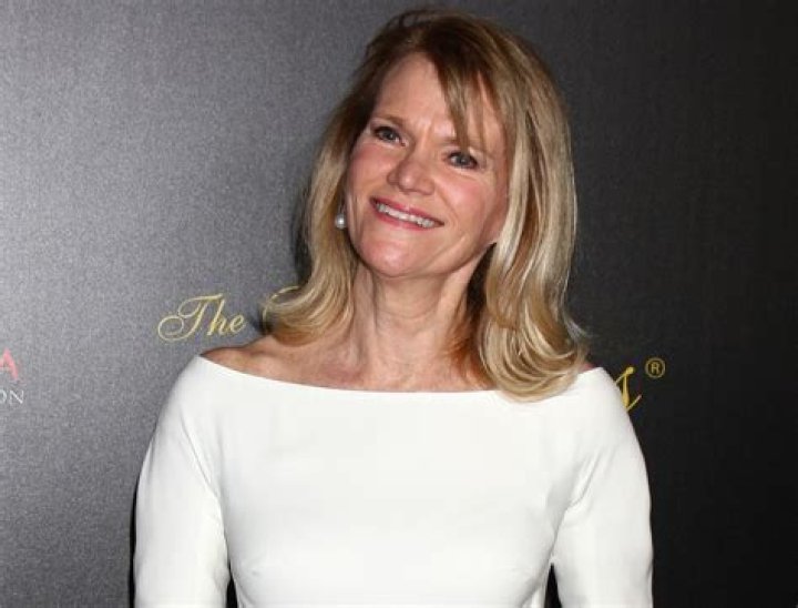 Martha Raddatz Celebrity Profile – Hollywood Life