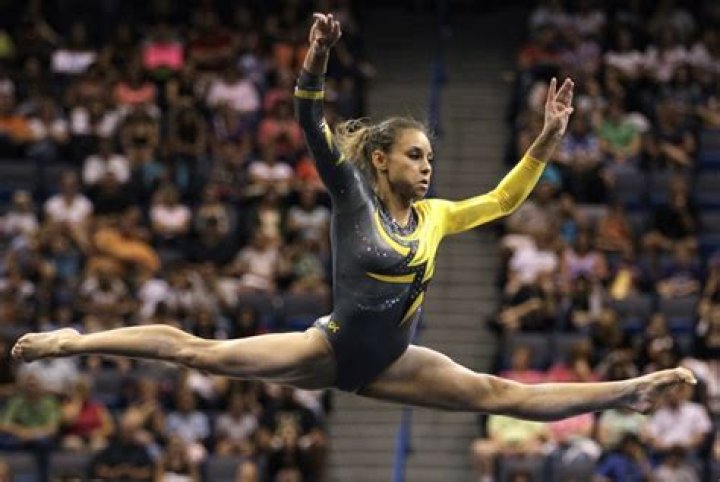 Mattie Larson — PICS