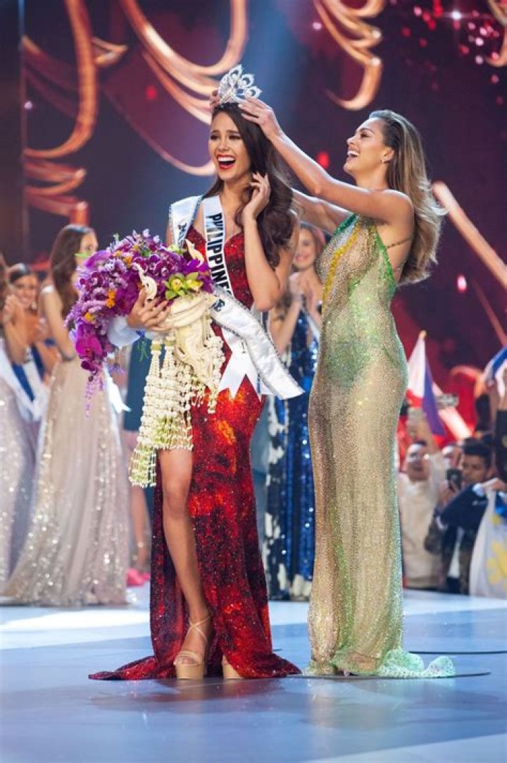 Miss Universe Catriona Gray Reveals Thoughts During Crowning Moment – Hollywood Life