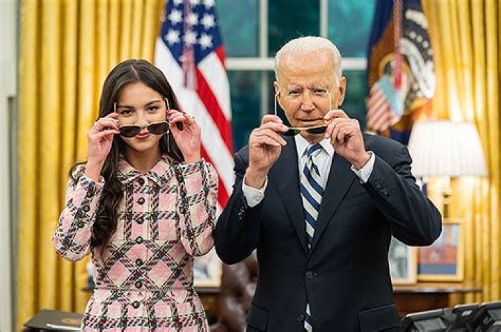 Olivia Rodrigo Says Meeting President Joe Biden Was ‘So Crazy’ & Reveals What He Gifted Her