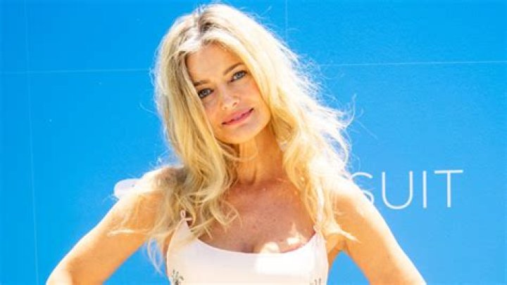 Paulina Porizkova Celebrates 55th Birthday With Stunning Bikini Pic – Hollywood Life