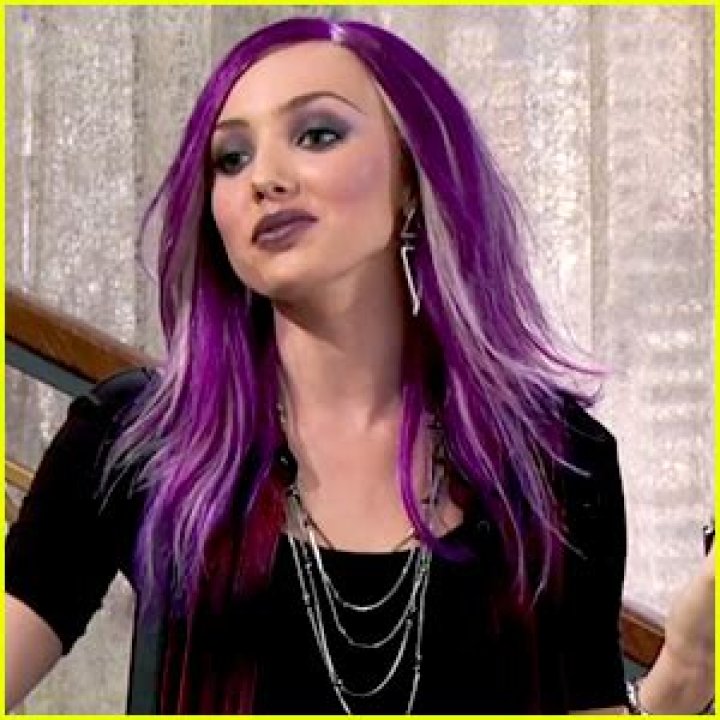 Peyton List’s Purple Hair — New Hue For ‘Jessie’ Episode In Season 4 – Hollywood Life
