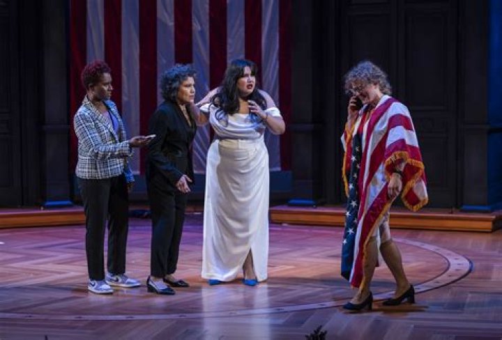 Lilli Cooper Proves Working Moms Can Do It All Playing Nursing WH Correspondent In ‘POTUS’