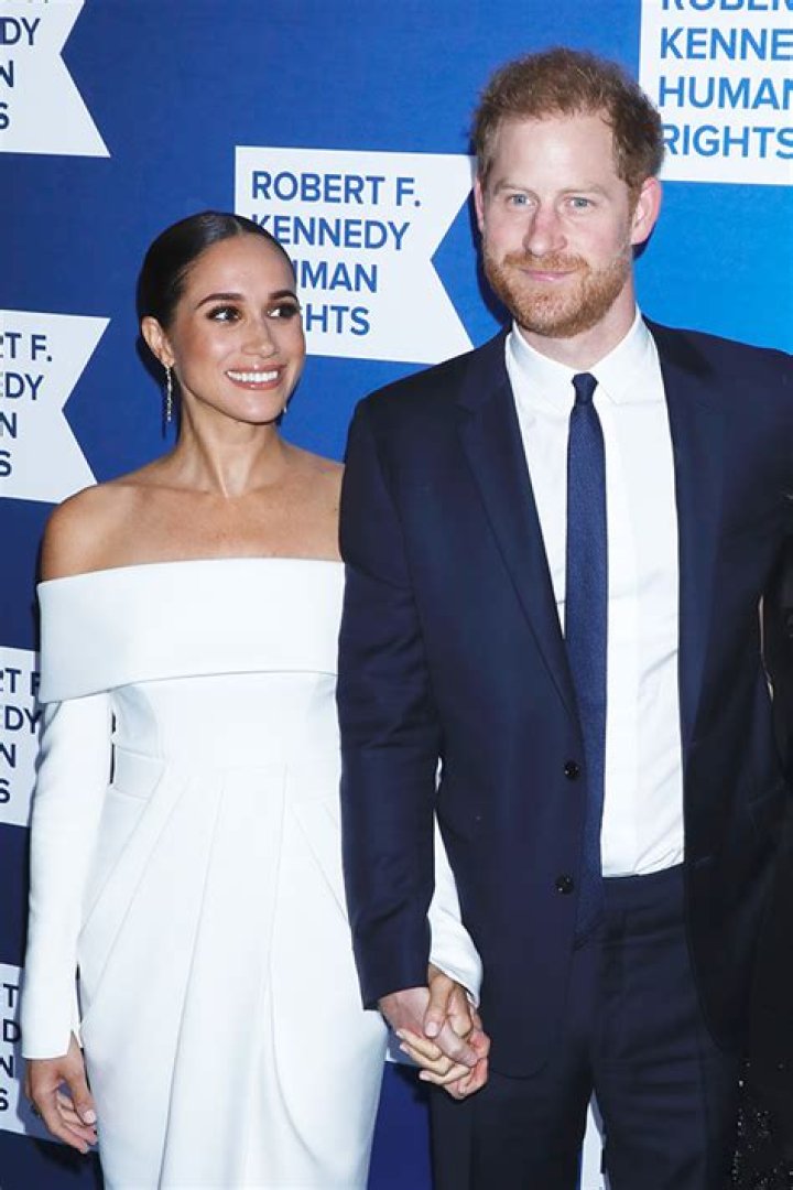 Prince Harry & Meghan Markle Met John Travolta – Hollywood Life