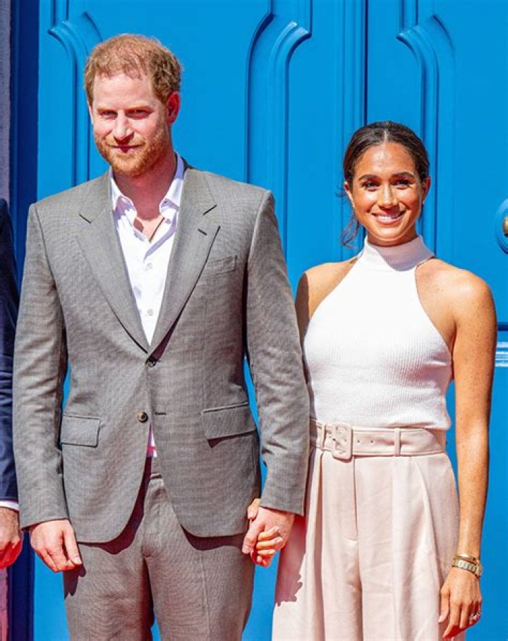 Prince Harry & Meghan Markle Thank Elton John At Farewell Concert – Hollywood Life