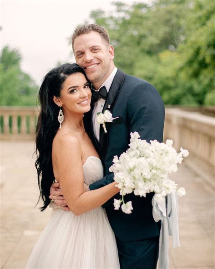 ‘Bachelor In Paradise’ Alums Raven Gates & Adam Gottschalk Are Expecting Their First Child