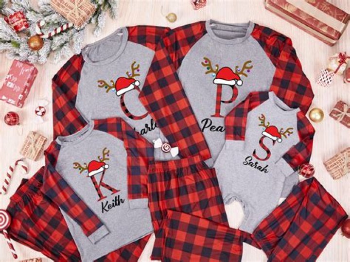 Ree Drummond & Husband Rock Matching Christmas PJs With Kids — Photo – Hollywood Life