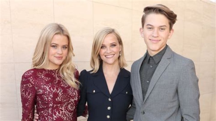 Reese Witherspoon Smiles With Lookalike Kids Ava, 21, & Deacon, 17, As She Says She’s ‘Lucky’