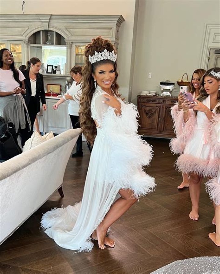 Teresa Giudice Wears Strapless White Mini Dress To Bridal Shower – Hollywood Life