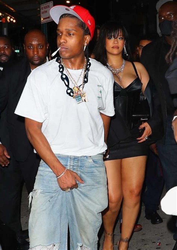 Pregnant Rihanna & A$AP Rocky’s 1st Photos Since His Arrest: Couple Spotted Leaving Romantic Dinner
