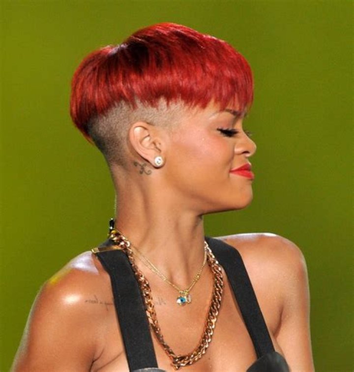 Rihanna’s Short Hair — Fiery, Red PIxie Cut – Hollywood Life