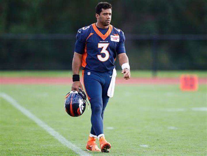 Twitter’s Reaction – Hollywood Life