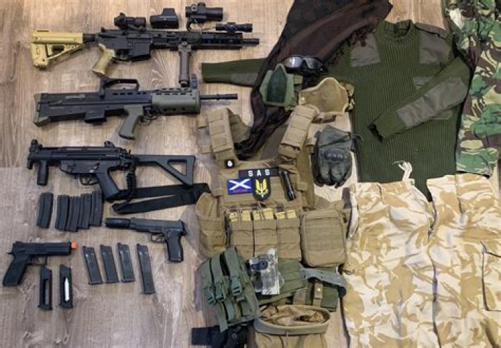 SAS – Hollywood Life