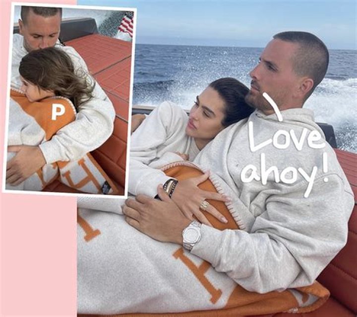 Scott Disick Sweetly Snuggles GF Amelia Hamlin As They Go For A Hamptons Boat Ride With Penelope, 9 — Photos