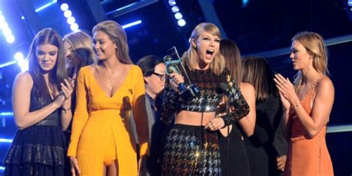 Selena Gomez & Bella Hadid’s Love Triangle Has Taylor Swift’s Squad In Trouble – Hollywood Life
