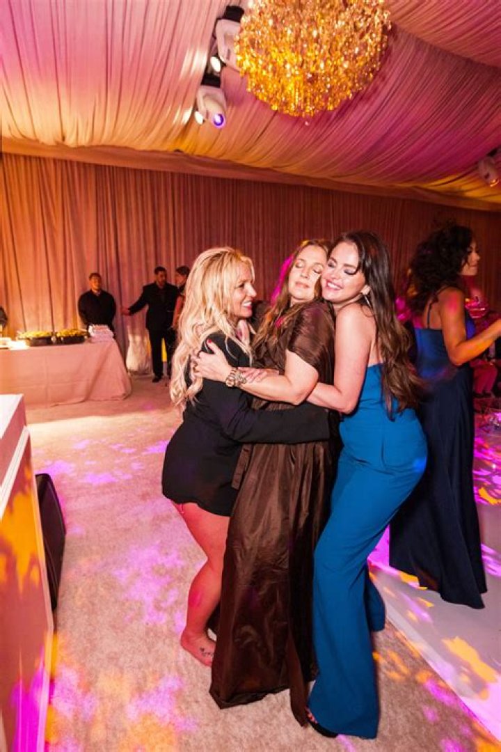 See her Jumpsuit – Hollywood Life