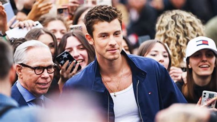 Shawn Mendes’ GF Charlie Travers Seen Moving Belongings into His Home – Hollywood Life