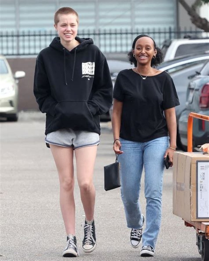 Shiloh Jolie-Pitt, 17, Wears Black Jean Shorts With Zahara, 18, & Pax, 19, To Pet Store: Photos