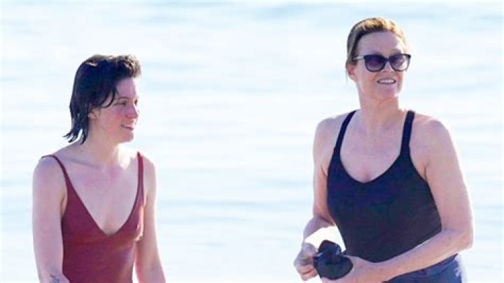 Sigourney Weaver & Daughter Charlotte Hit The Beach In Swimsuits: Pics – Hollywood Life