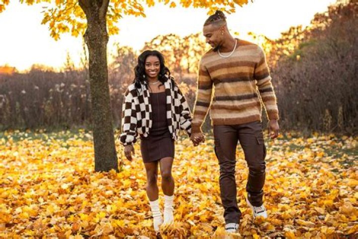 Simone Biles & Jonathan Owens’ Most Romantic Moments: PDA, Dinner Dates & More