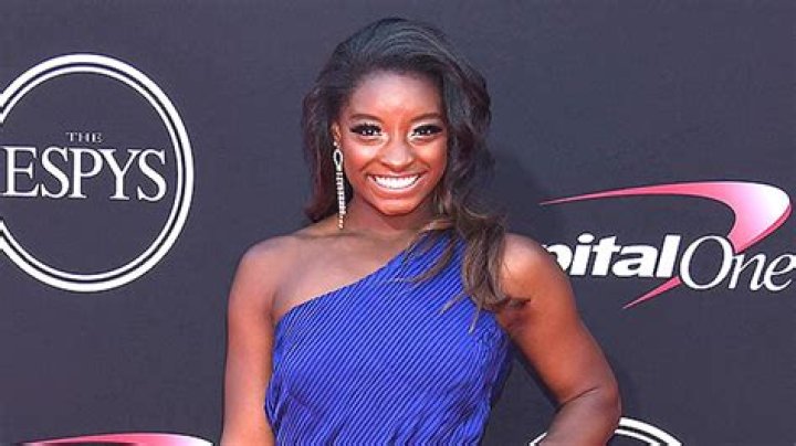 Simone Biles Rocks Sheer Crop Top While Cozying Up To Her ‘Man Crush Every Day’ Jonathan Owens — Pic