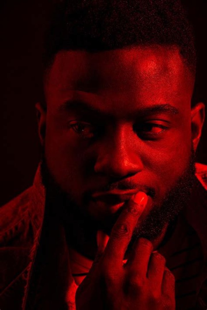 Sinqua Walls — Exclusive Portraits – Hollywood Life