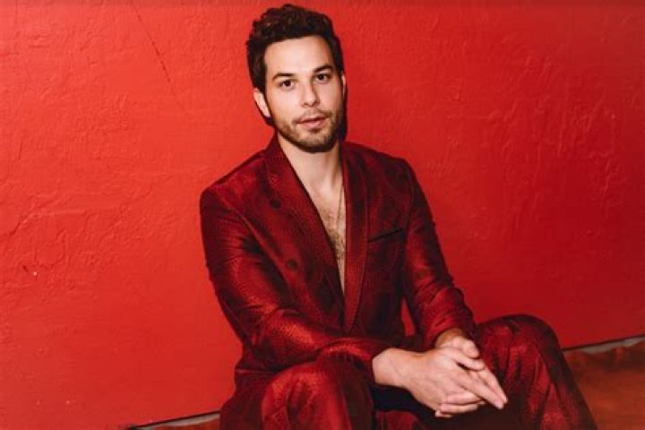 Skylar Astin Celebrity Profile – Hollywood Life