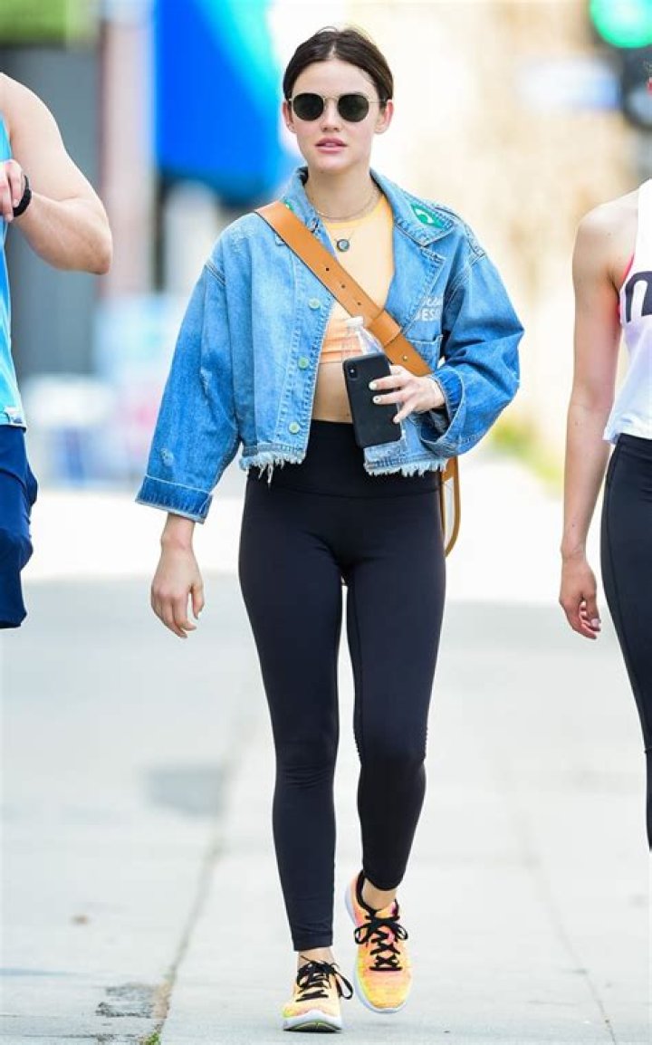 Stars In Denim Jackets — Photos Of Gigi Hadid & More – Hollywood Life