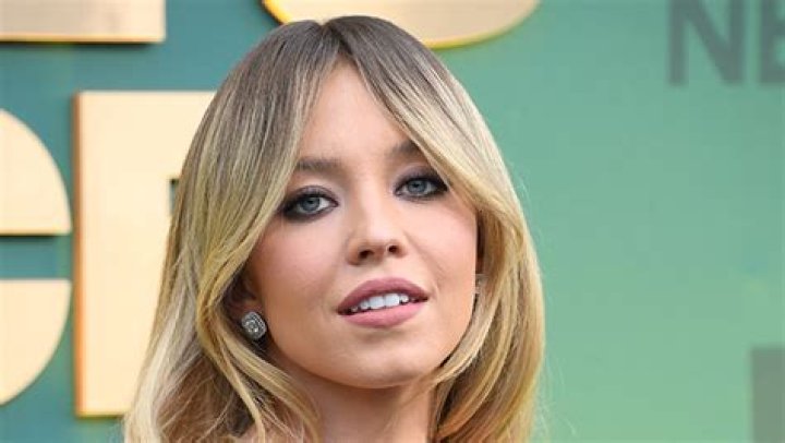 Sydney Sweeney Hilariously Rejects ‘SNL’ Comedian in New Promo Video